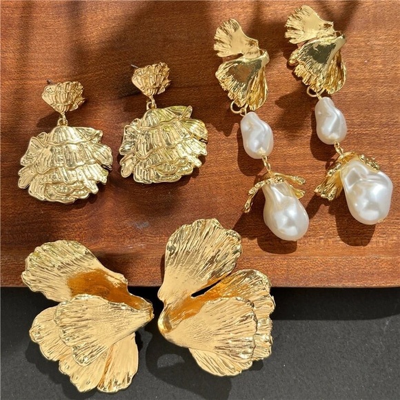 Long Pearl Tassel Earrings - Picture 3 of 5